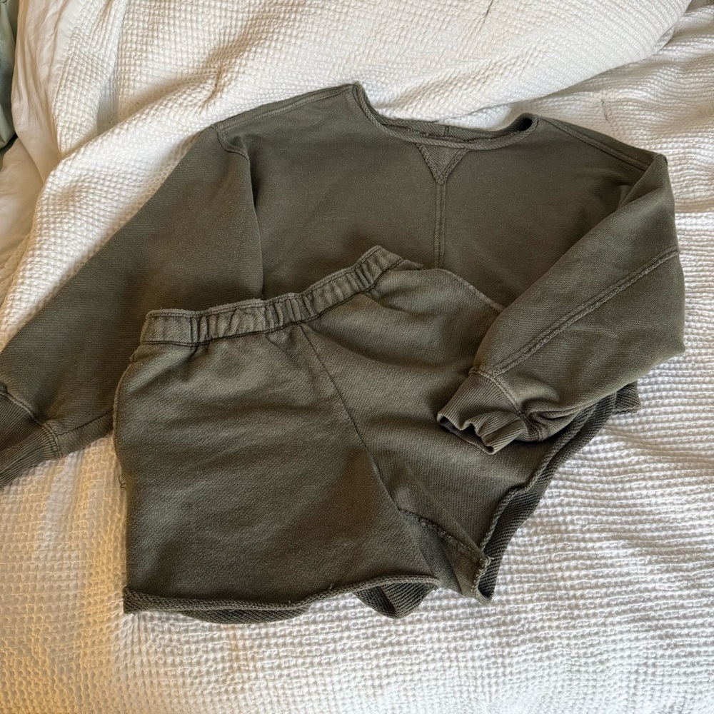 Aerie Lounge Set